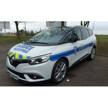 Renault Scenic Serie 2 Policia Municipal de Madrid Universal Hobbies 02141 1/43