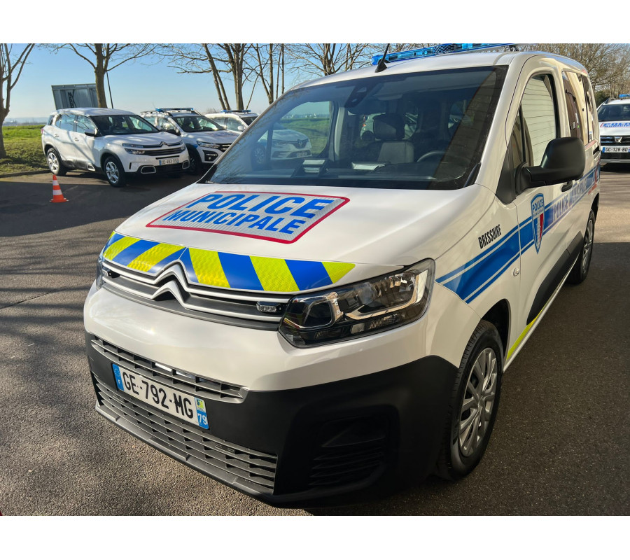 Lettrine " Bressuire "