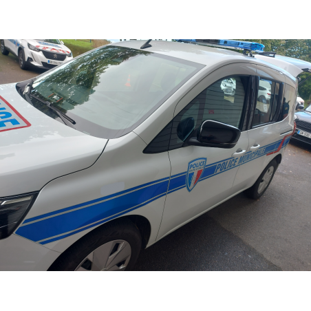 NISSAN TOWNSTAR 1.3L BVM6 130 CH-ÉQUIPÉ PM : DASHBOARD- MAXI FX- SÉRIGRAPHIE - IMMAT. 20/05/24 -MOINS DE 15.000 KMS- GX-834-CG