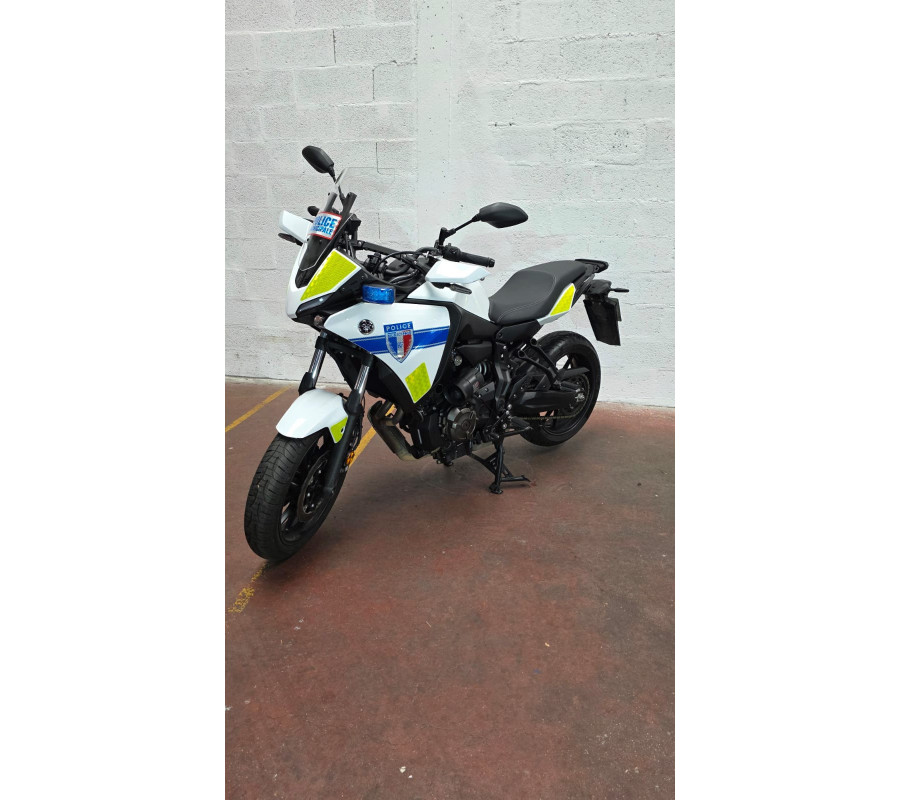 YAMAHA Tracer 700 FULL équipé Police Municipale du 13/12/2022 immatriculée GL-518-BP- 3000 Kms-