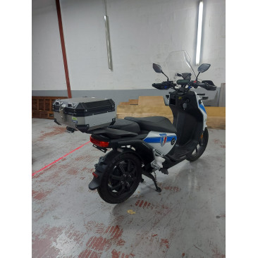 Location à la semaine  VMOTO e-Scooter Electrique CPX EXPLORER ABS équipé Police Municipale