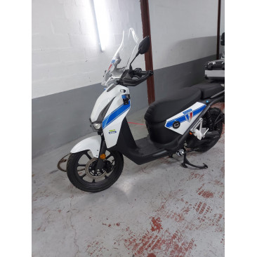 Location à la semaine  VMOTO e-Scooter Electrique CPX EXPLORER ABS équipé Police Municipale