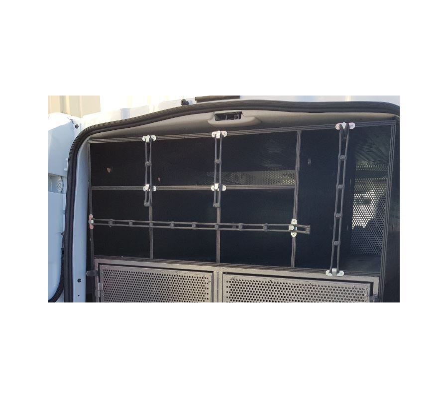 Espace de rangement audessus des cages